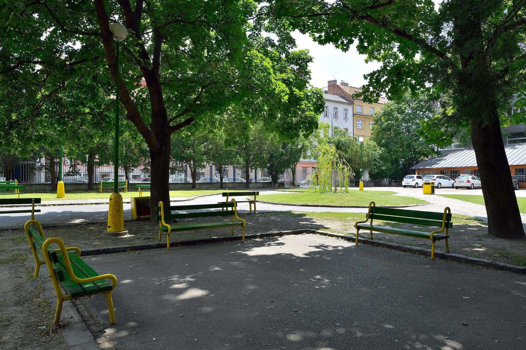 Ambiente Serviced Apartments - Dunajska Bratislava Eksteriør billede