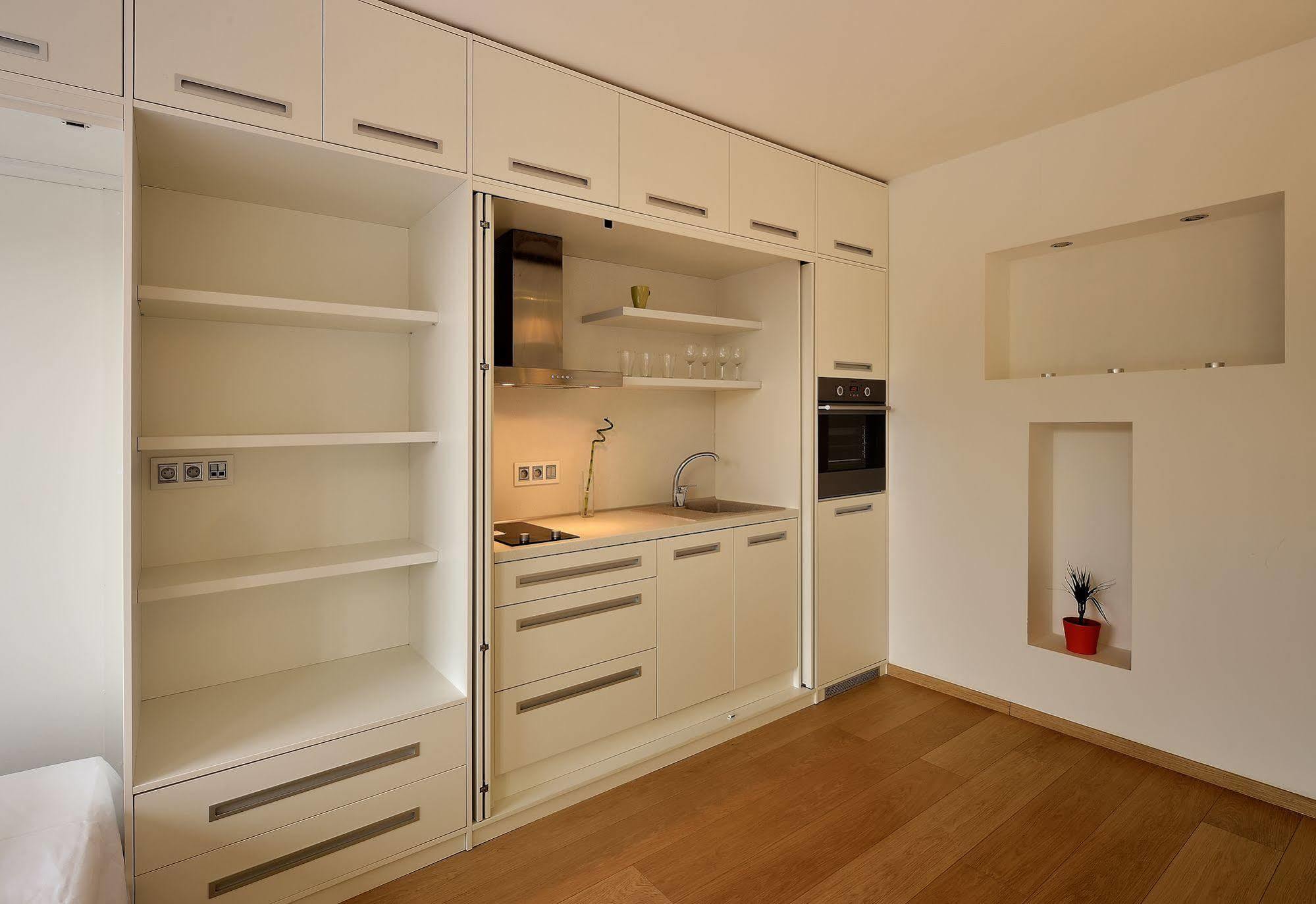 Ambiente Serviced Apartments - Dunajska Bratislava Eksteriør billede