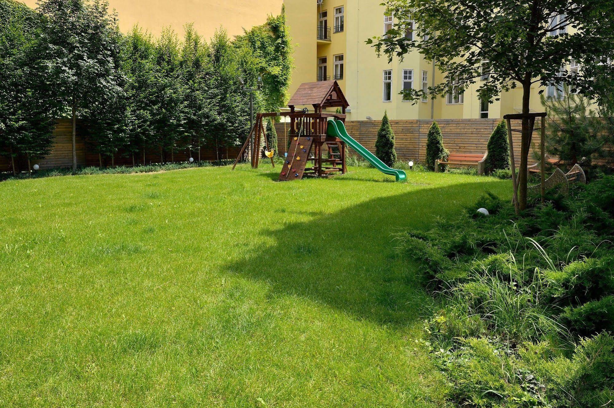 Ambiente Serviced Apartments - Dunajska Bratislava Eksteriør billede